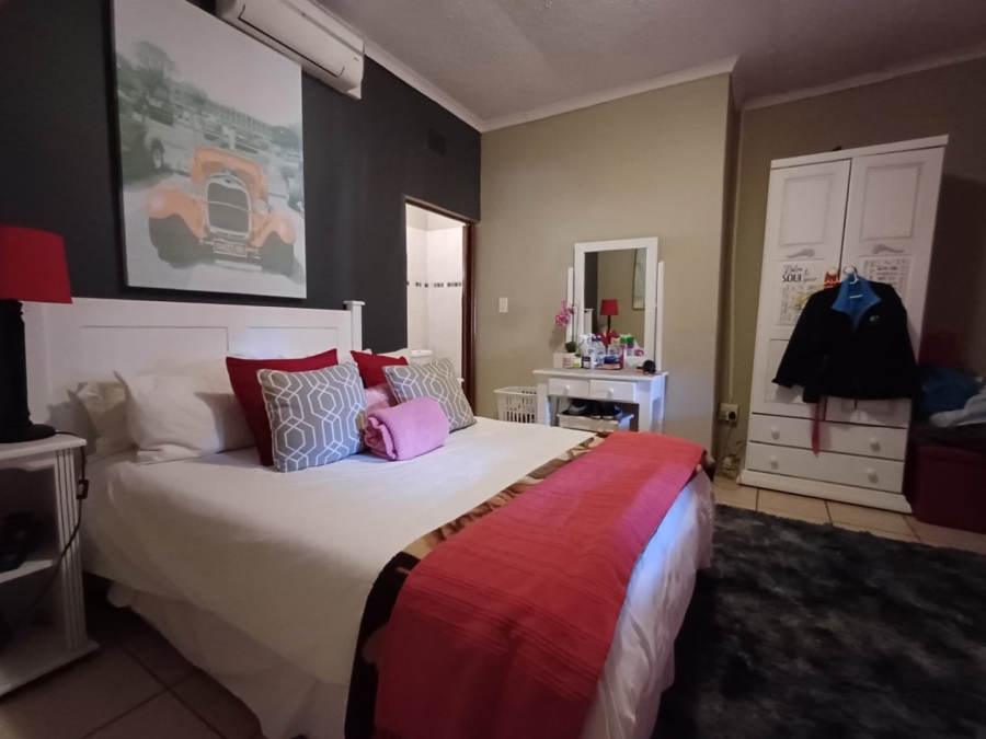  Bedroom Property for Sale in Wilkoppies North West